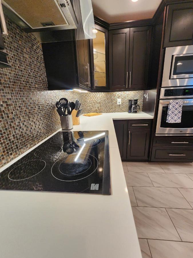 The Villa Orlando@College Park. Sleeps16 Экстерьер фото