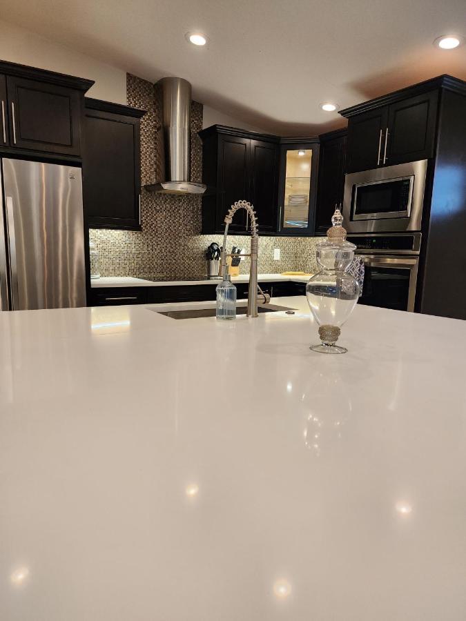 The Villa Orlando@College Park. Sleeps16 Экстерьер фото
