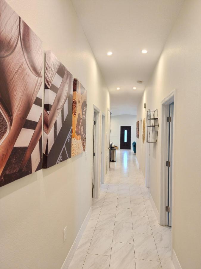 The Villa Orlando@College Park. Sleeps16 Экстерьер фото
