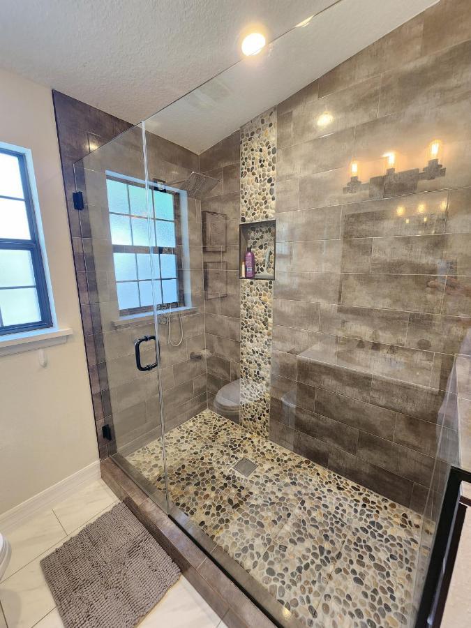 The Villa Orlando@College Park. Sleeps16 Экстерьер фото